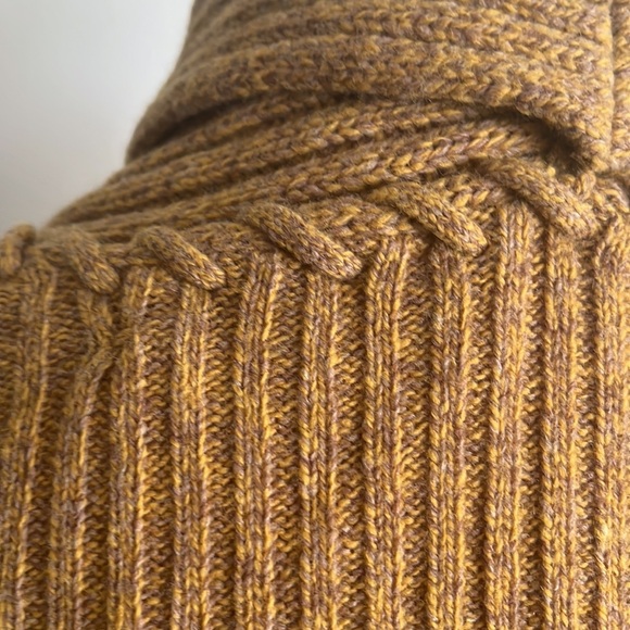 Woman’s cardigan size small brown yellow switcher - Picture 7 of 11